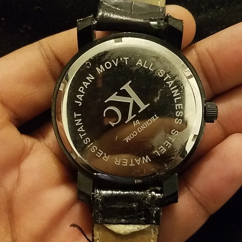Watch - Picture 2 of 4